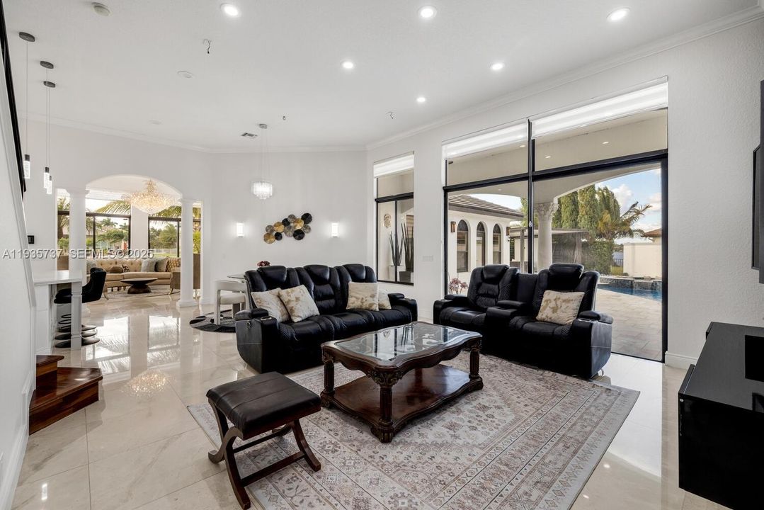 For Sale: $1,850,000 (7 beds, 5 baths, 3966 Square Feet)