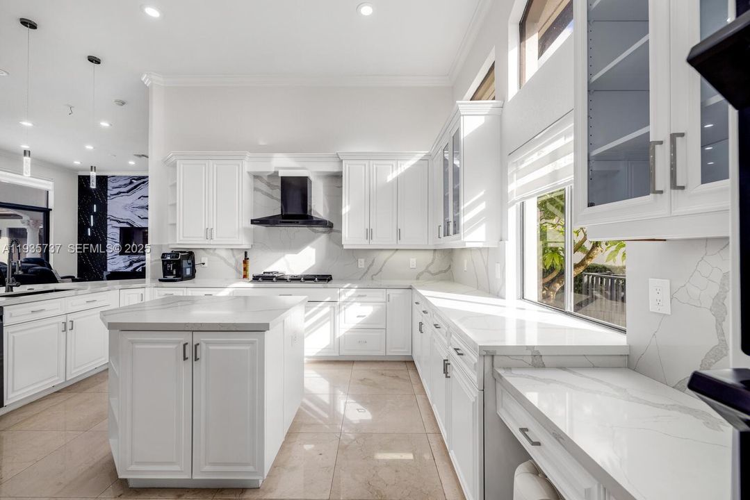 For Sale: $1,850,000 (7 beds, 5 baths, 3966 Square Feet)