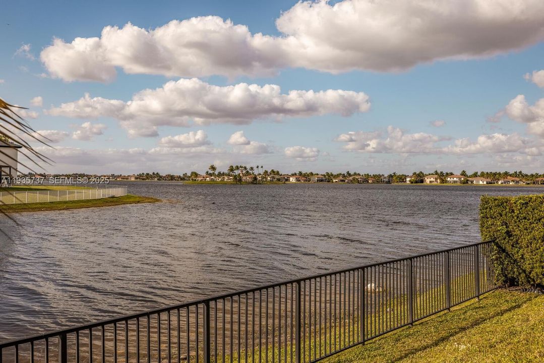 For Sale: $1,850,000 (7 beds, 5 baths, 3966 Square Feet)