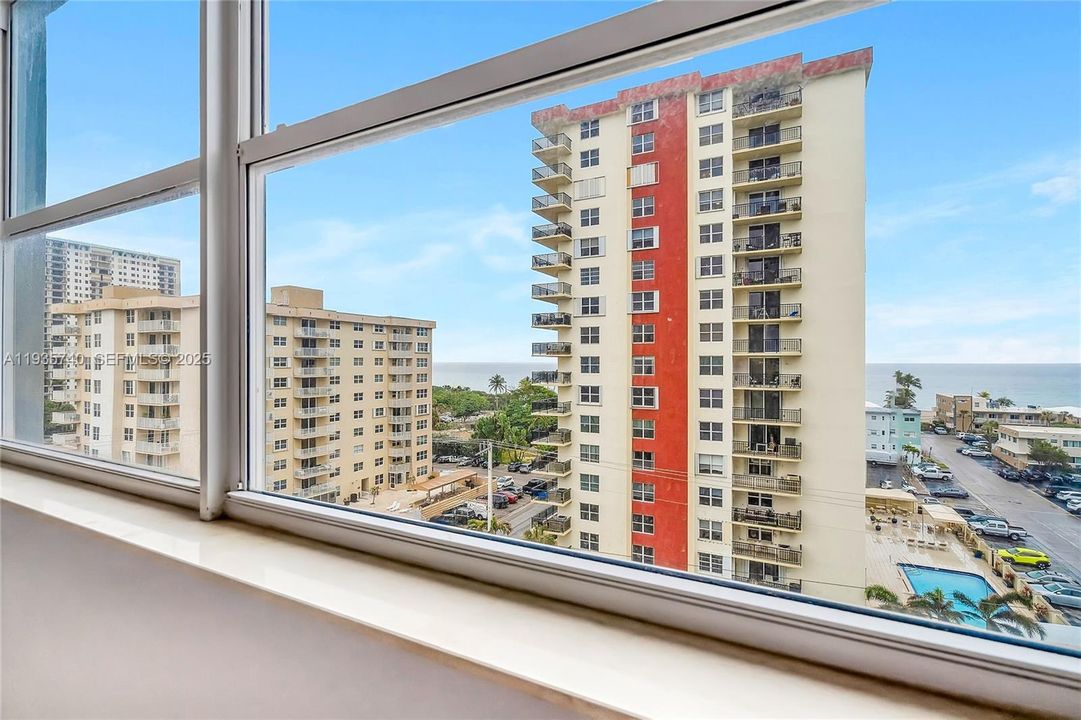 For Sale: $450,000 (2 beds, 2 baths, 1252 Square Feet)