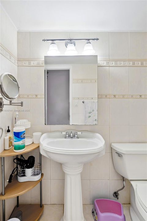 For Sale: $450,000 (2 beds, 2 baths, 1252 Square Feet)