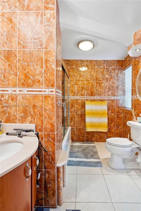 For Sale: $450,000 (2 beds, 2 baths, 1252 Square Feet)