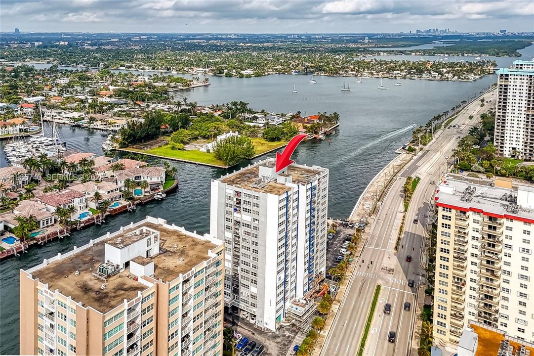 For Sale: $450,000 (2 beds, 2 baths, 1252 Square Feet)