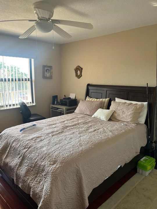 For Sale: $290,000 (2 beds, 2 baths, 1370 Square Feet)