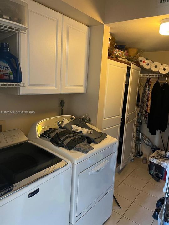 For Sale: $290,000 (2 beds, 2 baths, 1370 Square Feet)