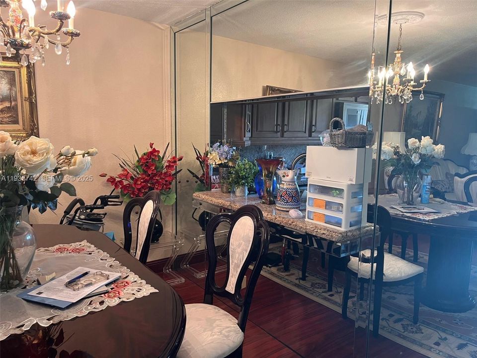 For Sale: $290,000 (2 beds, 2 baths, 1370 Square Feet)