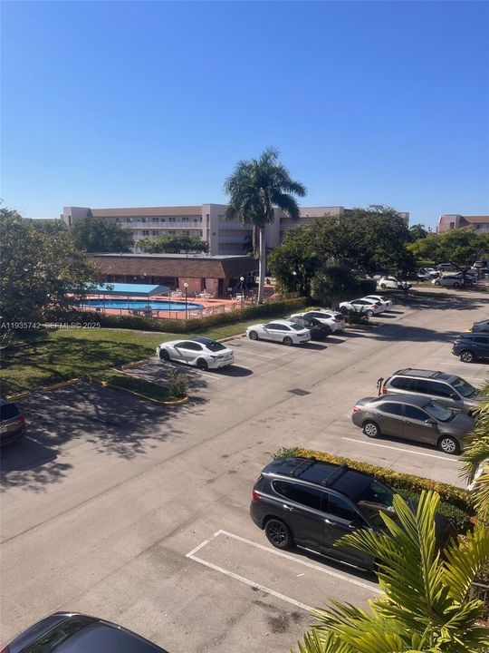 For Sale: $290,000 (2 beds, 2 baths, 1370 Square Feet)