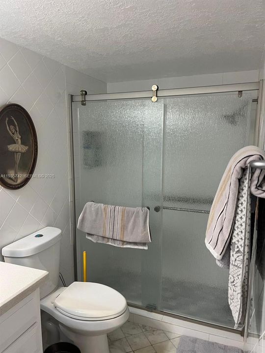 For Sale: $290,000 (2 beds, 2 baths, 1370 Square Feet)