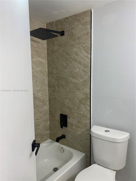 出租: $2,000 (2 贝兹, 2 浴室, 1000 平方英尺)