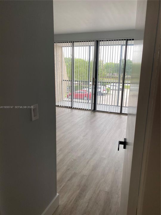 出租: $2,000 (2 贝兹, 2 浴室, 1000 平方英尺)