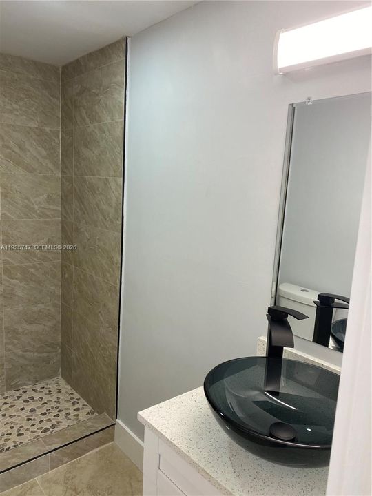 出租: $2,000 (2 贝兹, 2 浴室, 1000 平方英尺)