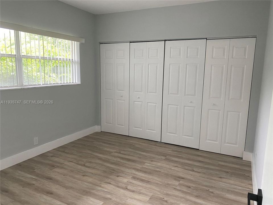 出租: $2,000 (2 贝兹, 2 浴室, 1000 平方英尺)