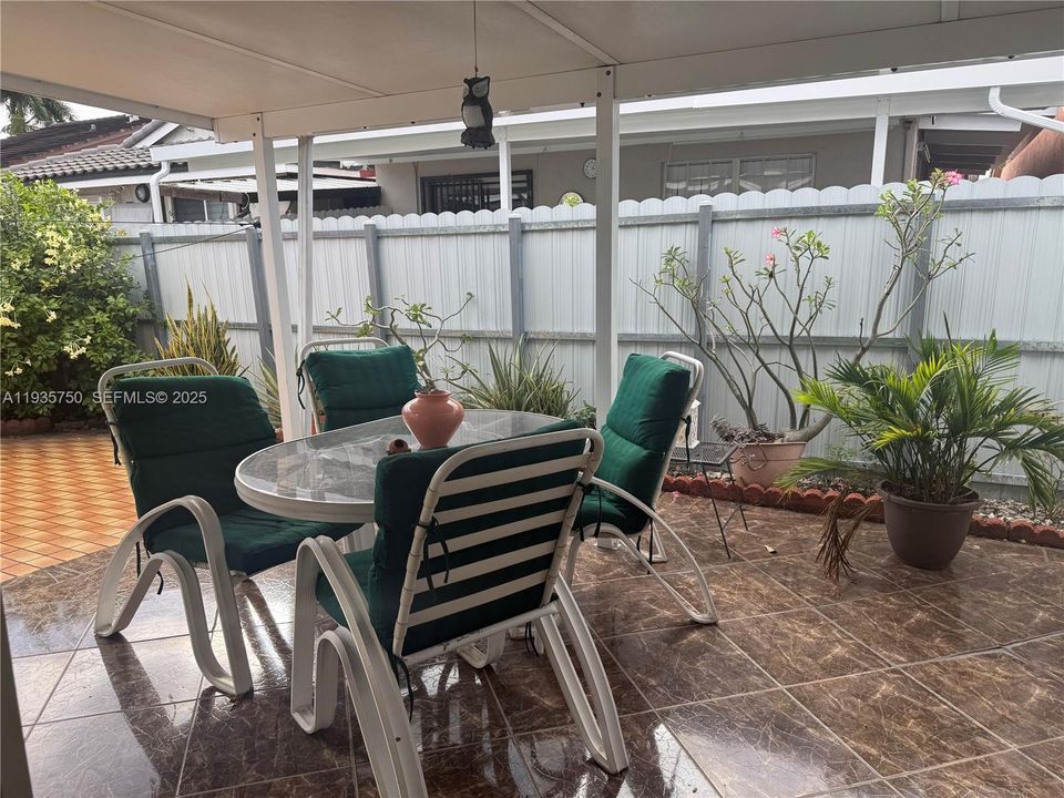 En Venta: $510,000 (3 camas, 2 baños, 1137 Pies cuadrados)