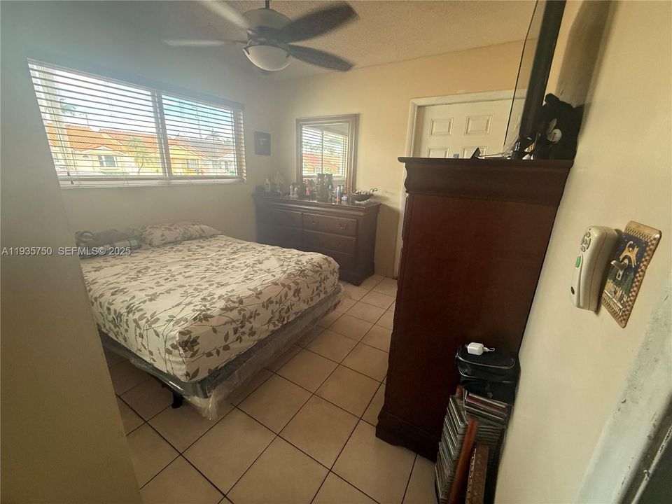 En Venta: $510,000 (3 camas, 2 baños, 1137 Pies cuadrados)