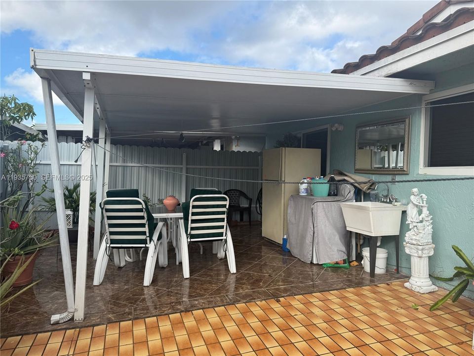 En Venta: $510,000 (3 camas, 2 baños, 1137 Pies cuadrados)