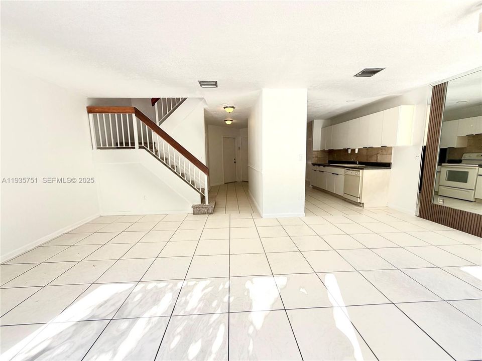 В аренду: $2,900 (3 спален, 2 ванн, 1401 Квадратных фут)