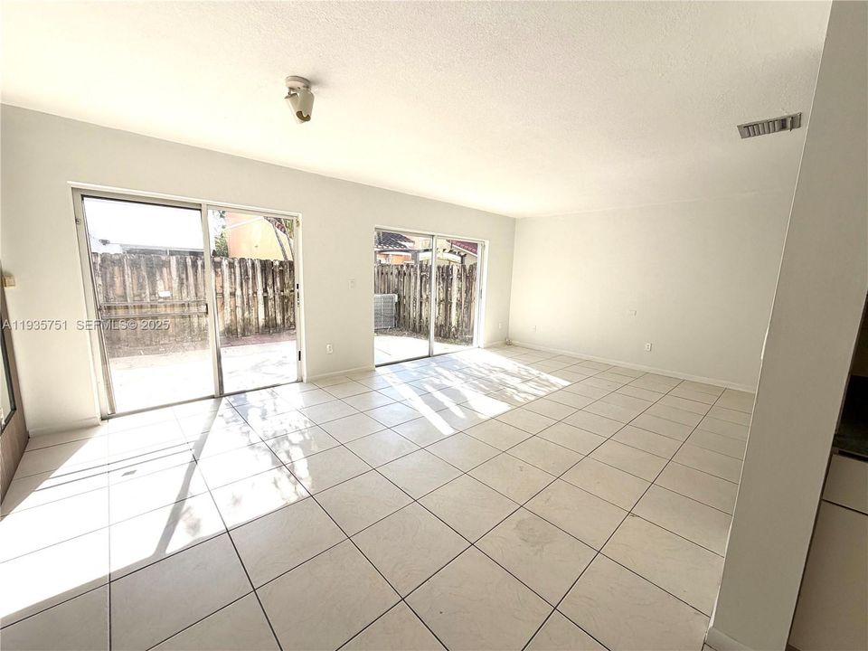 В аренду: $2,900 (3 спален, 2 ванн, 1401 Квадратных фут)