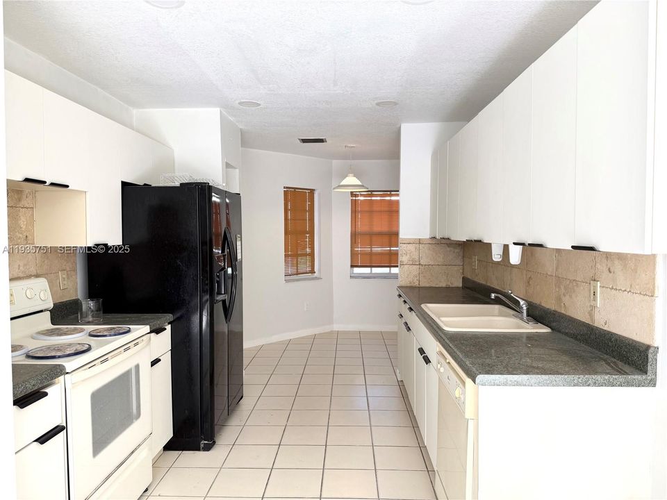 В аренду: $2,900 (3 спален, 2 ванн, 1401 Квадратных фут)