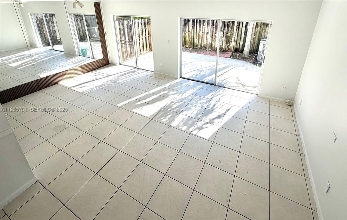 В аренду: $2,900 (3 спален, 2 ванн, 1401 Квадратных фут)