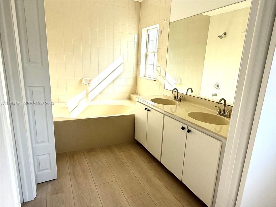 В аренду: $2,900 (3 спален, 2 ванн, 1401 Квадратных фут)