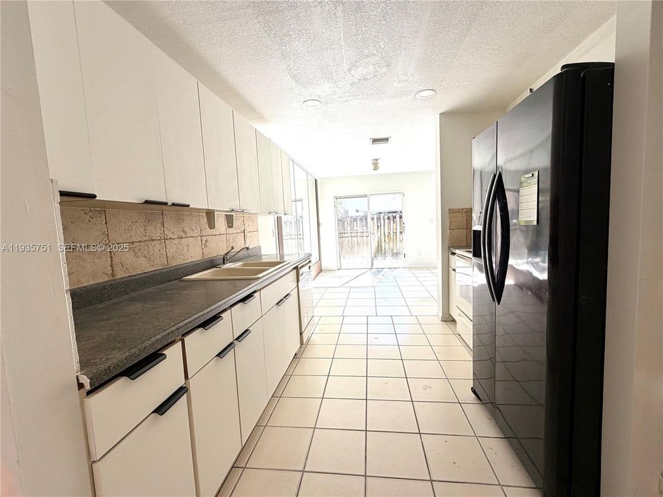 В аренду: $2,900 (3 спален, 2 ванн, 1401 Квадратных фут)