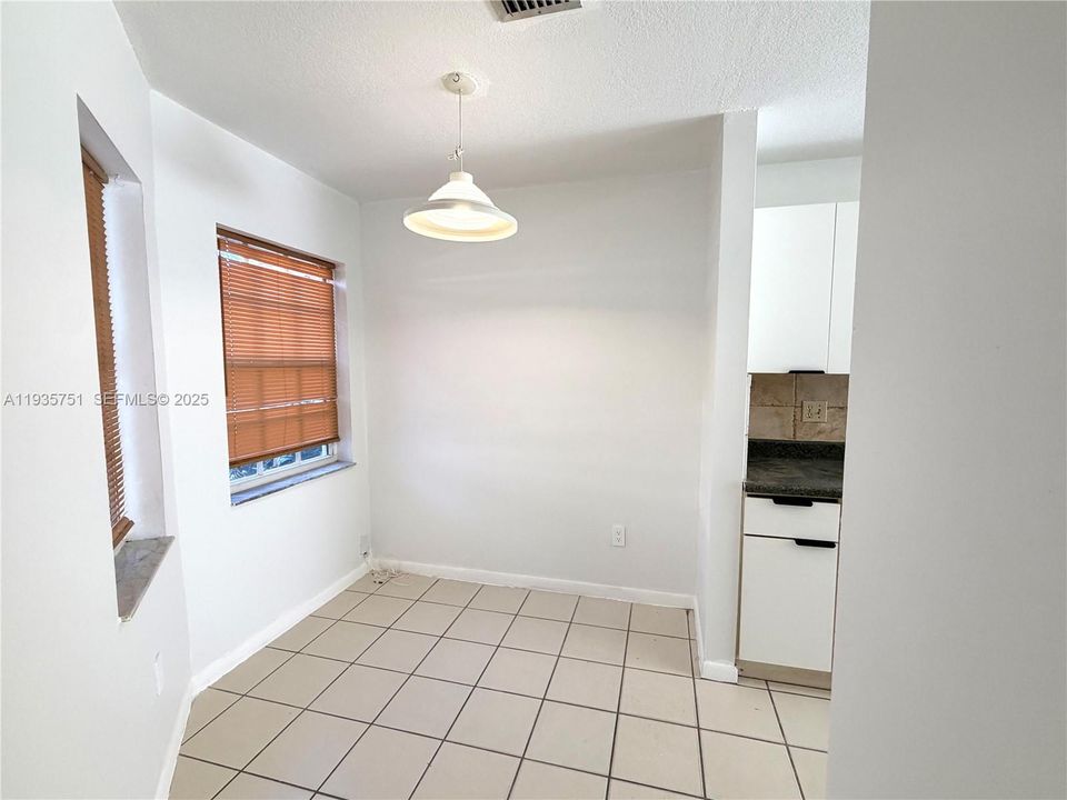 В аренду: $2,900 (3 спален, 2 ванн, 1401 Квадратных фут)