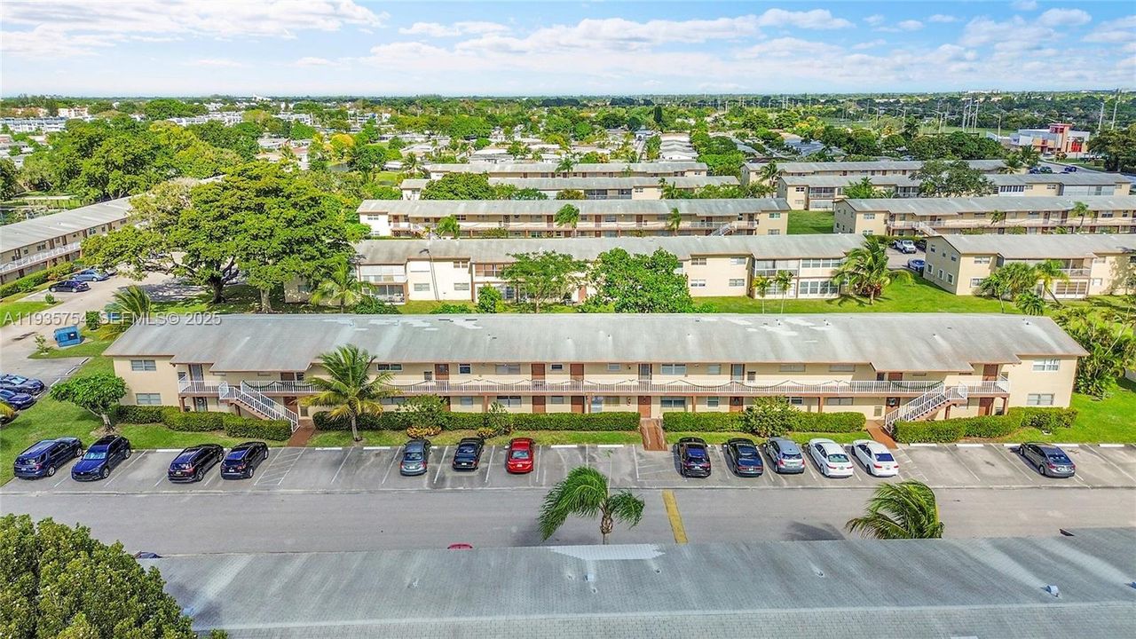 待售: $139,500 (2 贝兹, 2 浴室, 990 平方英尺)