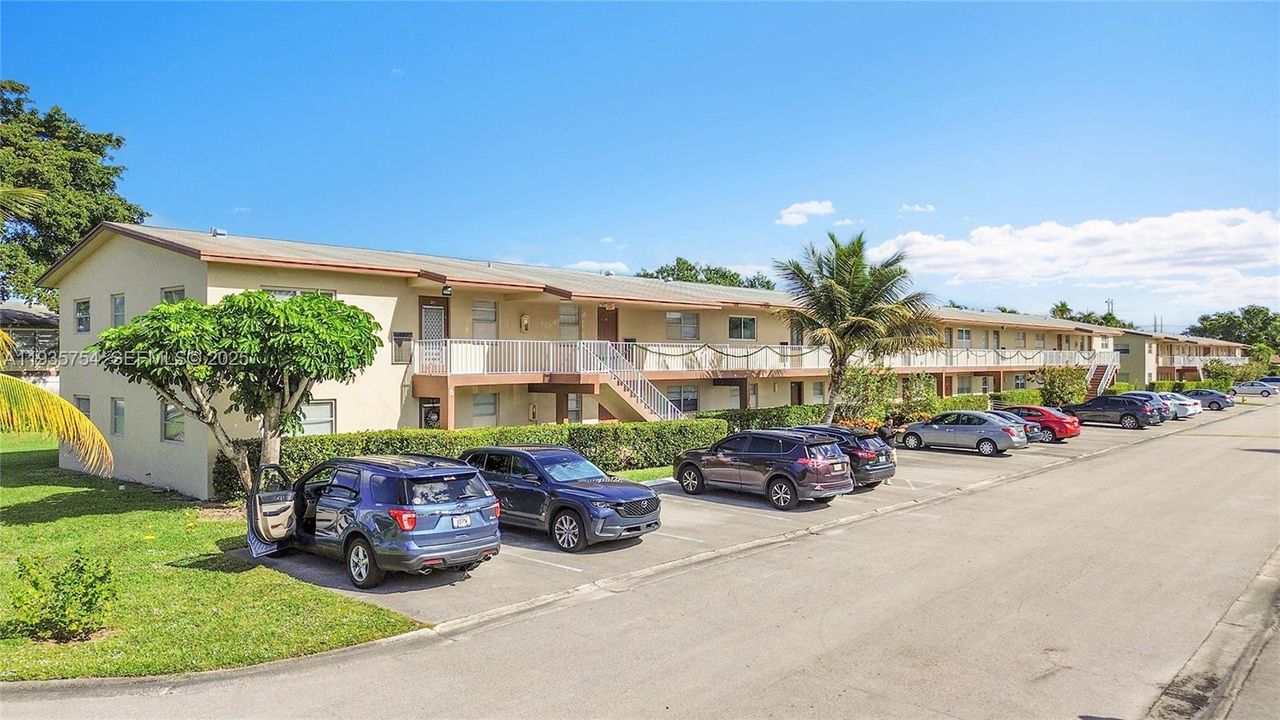 待售: $139,500 (2 贝兹, 2 浴室, 990 平方英尺)