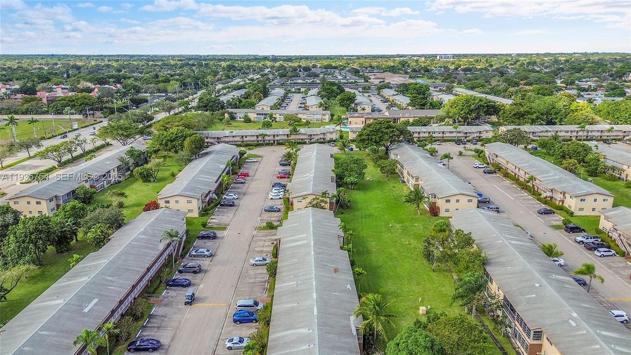 待售: $139,500 (2 贝兹, 2 浴室, 990 平方英尺)