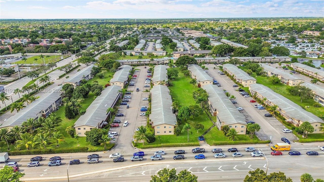 待售: $139,500 (2 贝兹, 2 浴室, 990 平方英尺)