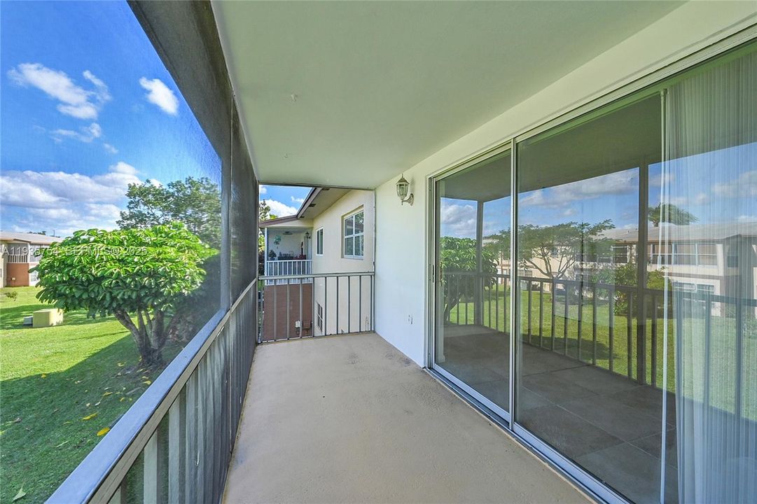 待售: $139,500 (2 贝兹, 2 浴室, 990 平方英尺)