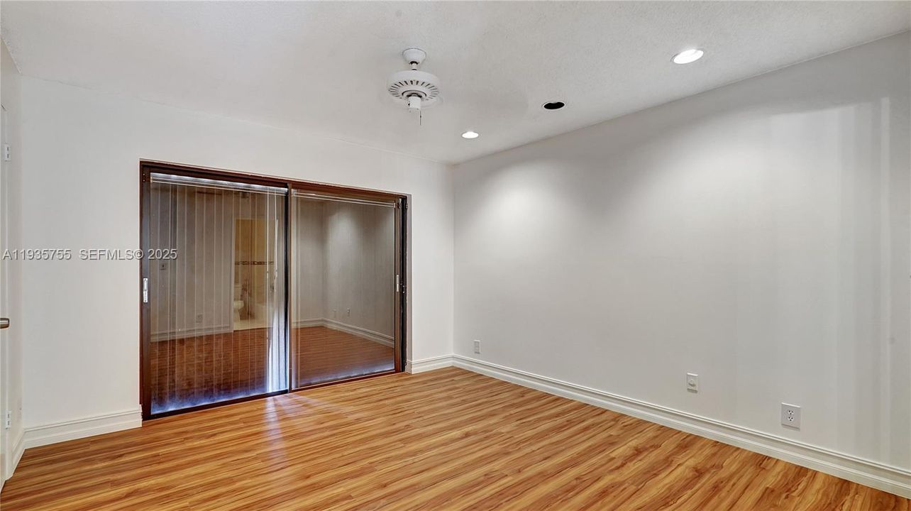 出租: $3,800 (3 贝兹, 2 浴室, 2350 平方英尺)