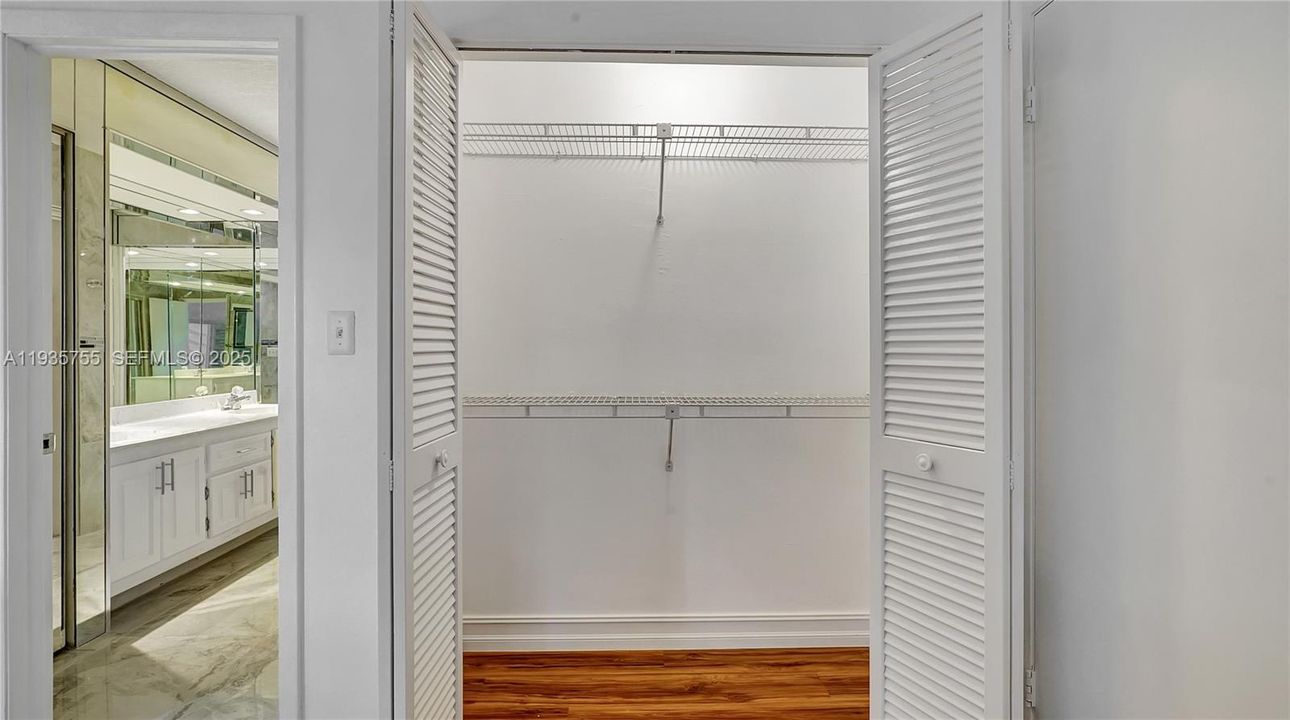 出租: $3,800 (3 贝兹, 2 浴室, 2350 平方英尺)