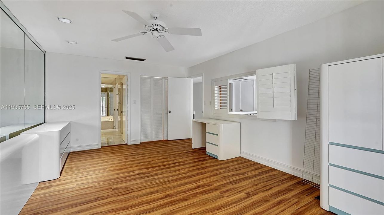 出租: $3,800 (3 贝兹, 2 浴室, 2350 平方英尺)