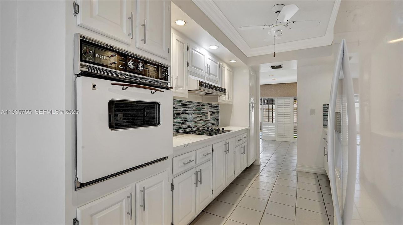 出租: $3,800 (3 贝兹, 2 浴室, 2350 平方英尺)