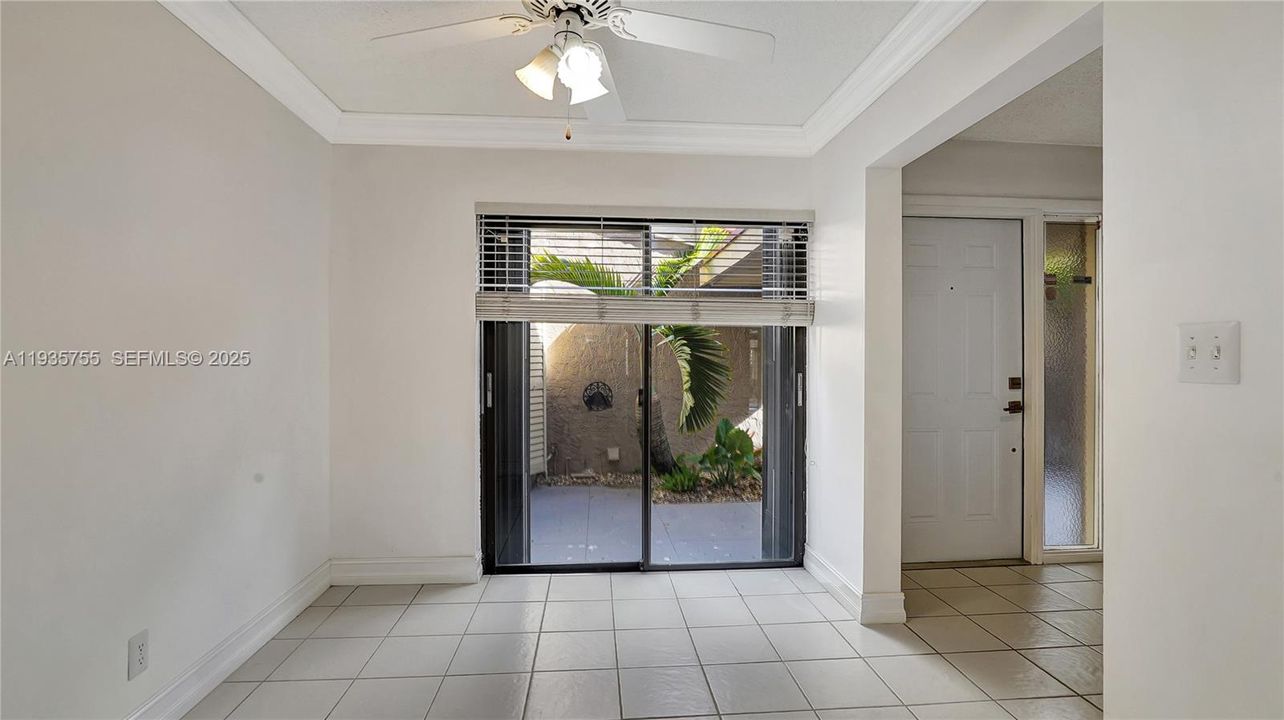 出租: $3,800 (3 贝兹, 2 浴室, 2350 平方英尺)