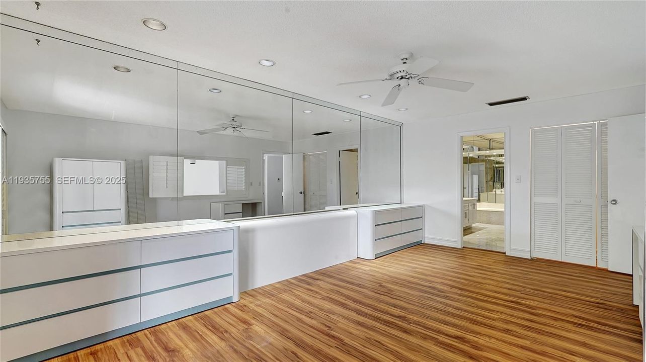 出租: $3,800 (3 贝兹, 2 浴室, 2350 平方英尺)