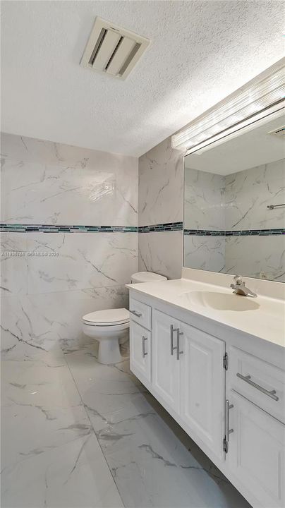 出租: $3,800 (3 贝兹, 2 浴室, 2350 平方英尺)