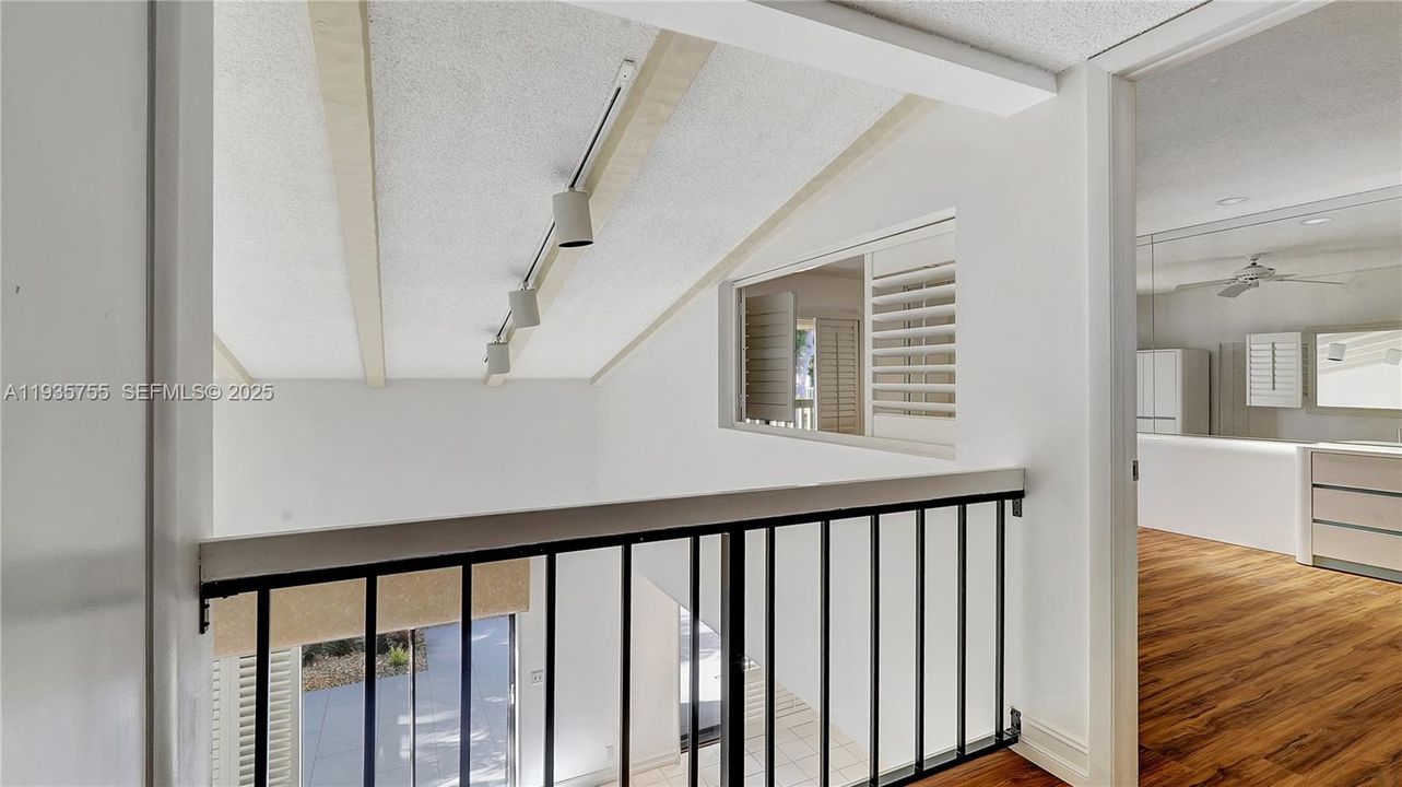 出租: $3,800 (3 贝兹, 2 浴室, 2350 平方英尺)