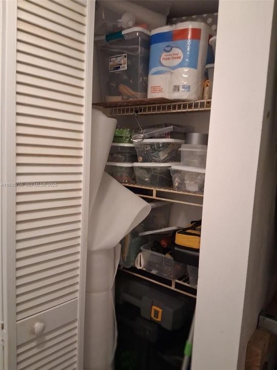 For Sale: $210,000 (2 beds, 2 baths, 1025 Square Feet)