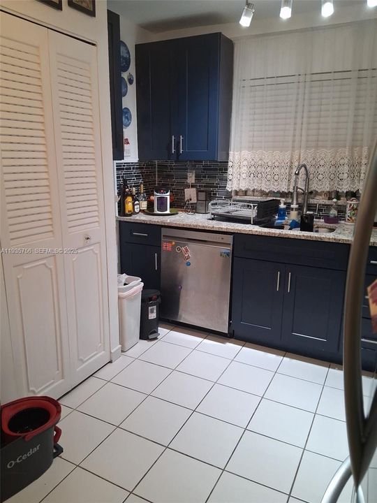 For Sale: $210,000 (2 beds, 2 baths, 1025 Square Feet)