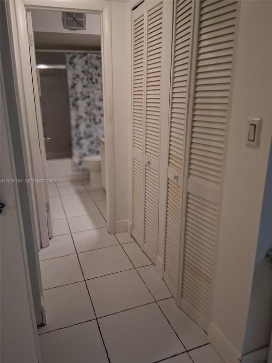 For Sale: $210,000 (2 beds, 2 baths, 1025 Square Feet)