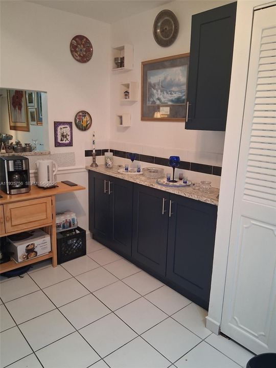 For Sale: $210,000 (2 beds, 2 baths, 1025 Square Feet)