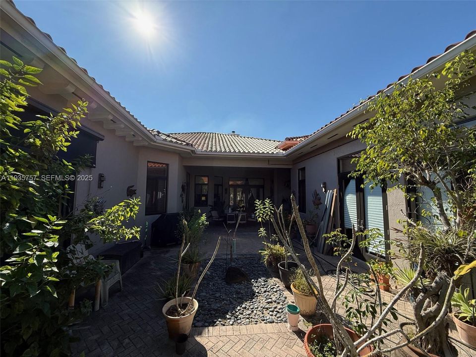 На продажу: $1,350,000 (5 спален, 4 ванн, 3717 Квадратных фут)