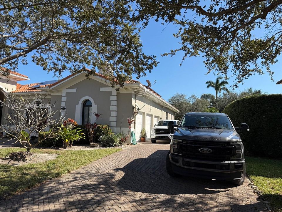 На продажу: $1,350,000 (5 спален, 4 ванн, 3717 Квадратных фут)