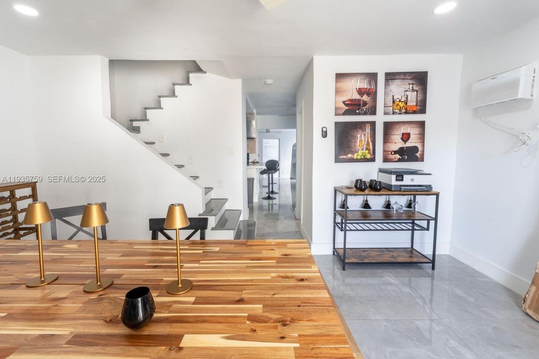 En Venta: $725,000 (3 camas, 2 baños, 1344 Pies cuadrados)