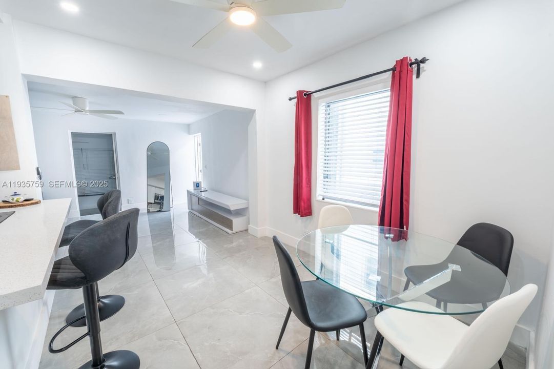 En Venta: $725,000 (3 camas, 2 baños, 1344 Pies cuadrados)