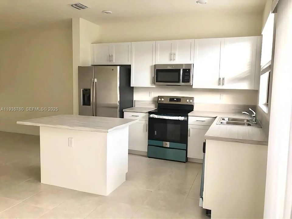 En Renta: $2,900 (3 camas, 3 baños, 1332 Pies cuadrados)