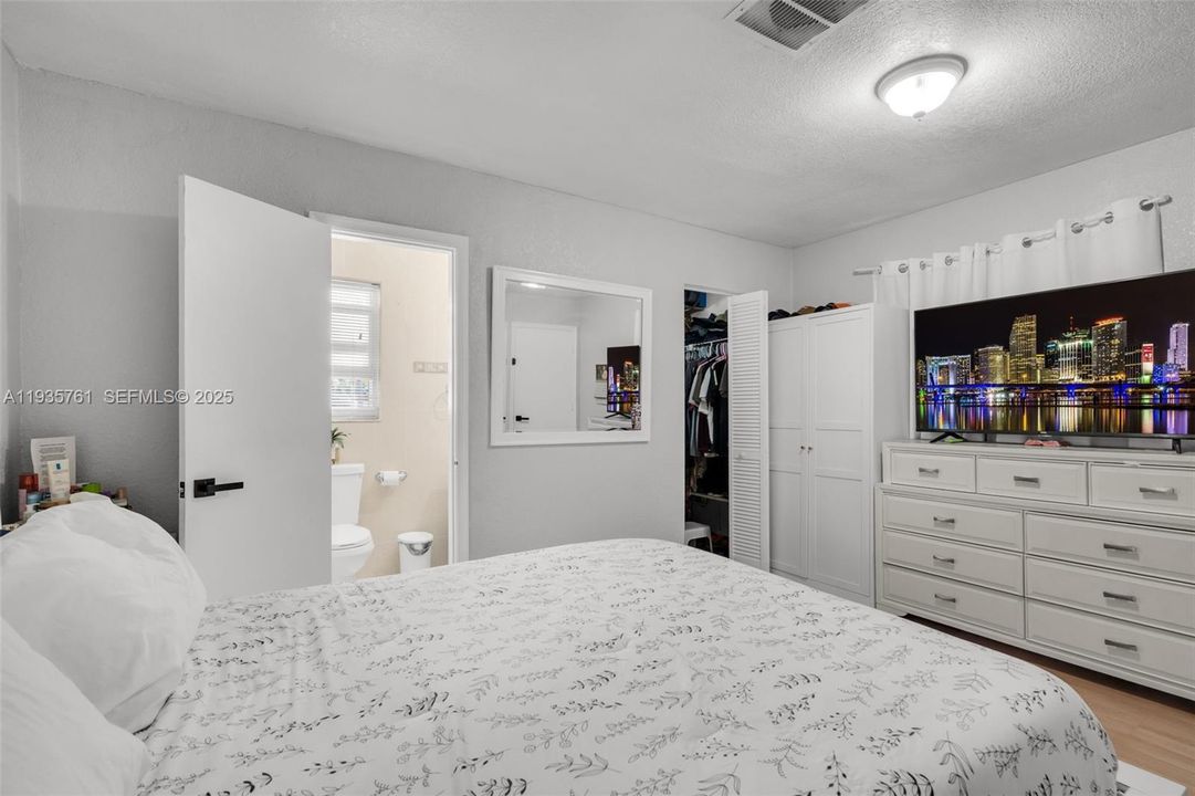 В аренду: $3,995 (3 спален, 2 ванн, 1193 Квадратных фут)