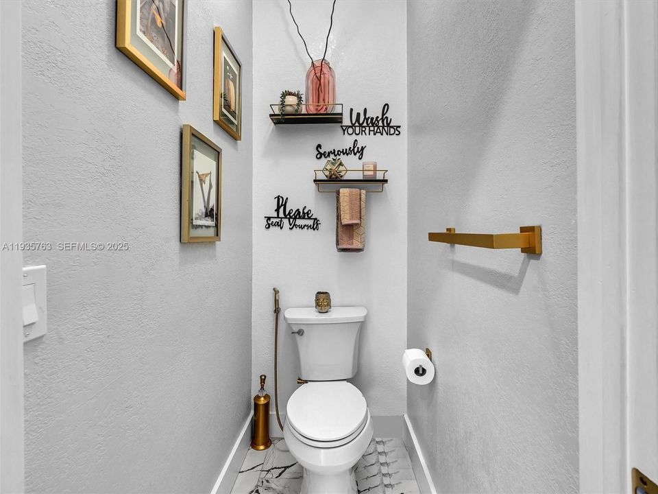 На продажу: $475,000 (4 спален, 2 ванн, 1928 Квадратных фут)